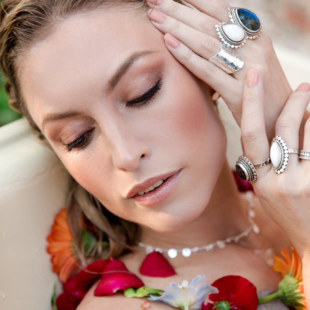 SALE ☾✧| Little Leafs of Joy ringen met Turquoise, Rode+ Blauwe tijgeroog, Aqua Blue Chalcedony en Groene jade- 
van EURO 89,95 voor EURO 39,95!!
closetozen.com/nl/sale.html