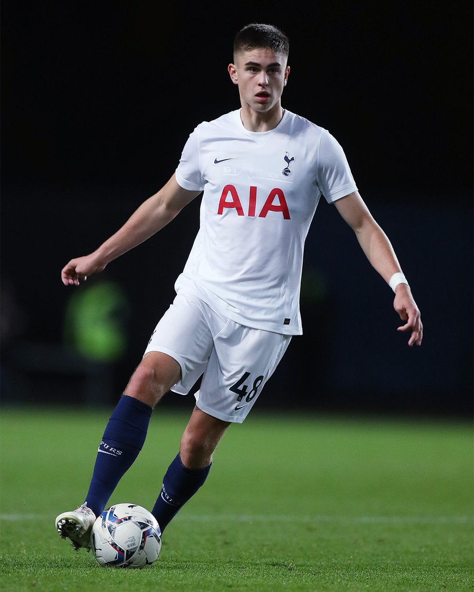 SpursOfficial's tweet photo. Wishing a very Happy Birthday to Maksim Paskotši! 🥳 https://t.co/Y469e0Guc0