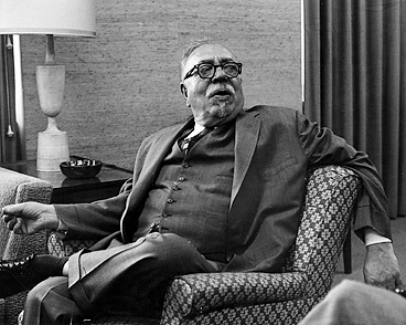 fdevaujany's tweet photo. Il fût le plus jeune PhD de l'histoire d'Harvard en soutenant sa thèse à 18 ans. En 1948, Norbert Wiener publie "Cybernetics or Control &amp; Communication in the Animal &amp; the Machine". Avec un premier chapitre sur "Newtonian and Bergsonian Time" #Apocalypsemanagériale #Beekmanquest https://t.co/idyXrxAwBd