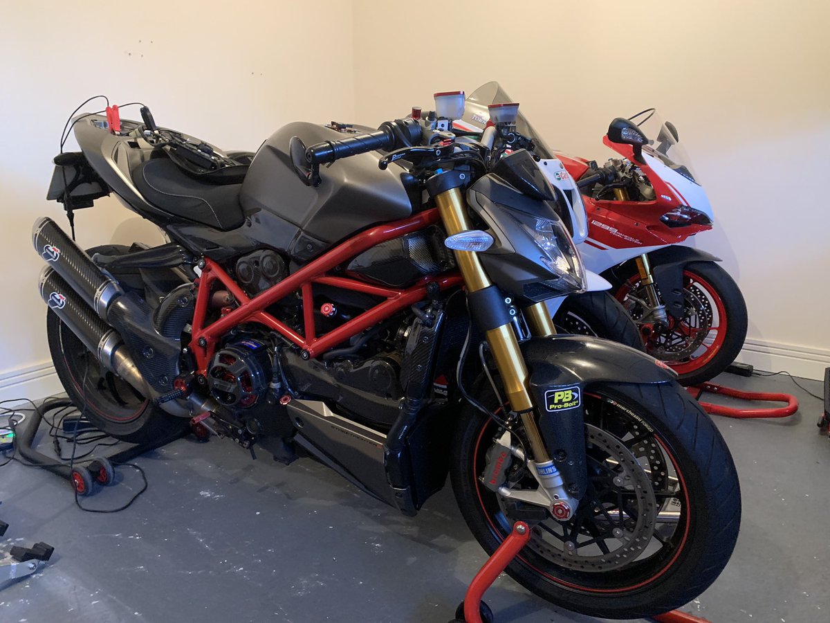 gazzadaz's tweet photo. Anyway, sorry about this mornings rants!!!!!! Back to bikes…..
Just a couple of #ducatis having brekkie with a pal sandwiched in between😎😎…..but who??🤷♂️😆👍 https://t.co/5WEEneQfac