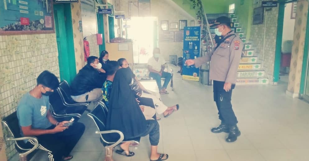 PolsekSamosir's tweet photo. Pada hari Rabu tanggal 19 Januari 2022 sekira Pukul 09.00 Wib - 15.30 Wib Bertempat di Puskesmas Buhit Kec. Pangururan 

Kapolsek Pangururan AKP MARLEN SITANGGANG  melaksanakan pengamanan dan pendampingan pelaksanan Vaksinasi Covud 19 untuk Lansia dan Masyarakat Umum. https://t.co/XAGEaFok5V