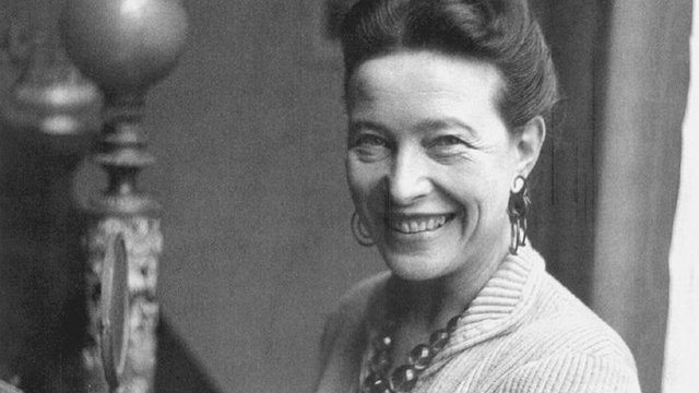 angleeditorial's tweet photo. Simone de Beauvoir presenta una reflexió contundent sobre la mort i un intent honest —i inevitablement imparcial— per part d'una filla d'entendre la seva mare (d'on ve, què ha fet i per què) i la relació complexa que han compartit. Primeres pàgines aquí: https://t.co/PEBVBnWih1. https://t.co/RgDDHnDnVs