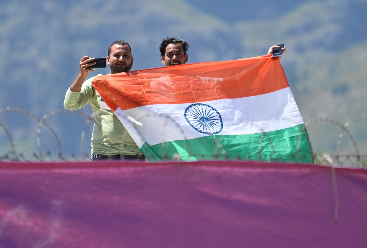 BCCI's tweet photo. #TeamIndia fans waving the flag from outside of the stadium. 

#SAvIND https://t.co/9JMFmhoQ8T