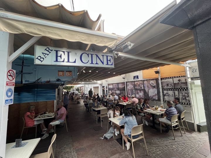 GrupoElCine's tweet photo. Ven a disfrutar de unas #vistas maravillosas desde nuestro restaurante. Comparte momentos con #familia y #amigos.
#loscritianos #Tenerife #restaurantes #momentosideales #compartenos https://t.co/WsZ83r59V7