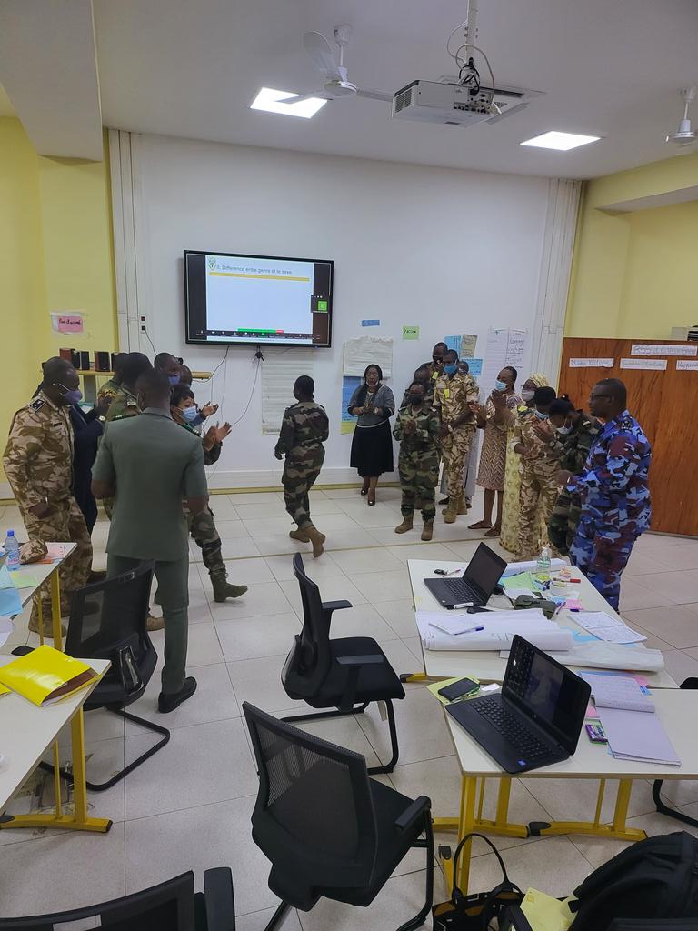 DIARRASeybaMoh1's tweet photo. Renforcement des capacités des formateurs EMP: Simulation &amp; jeux de rôles dans la co-facilitation sur RSS &amp; Genre, ToT 1-22 @EMP_Bamako financé par🇳🇱 @NLauMali @DDCMali @DG_EMPABB @rajrana @part_empabb @wanepmali @FAMa_DIRPA @UN @UN_MINUSMA https://t.co/d77Z9cuW6b