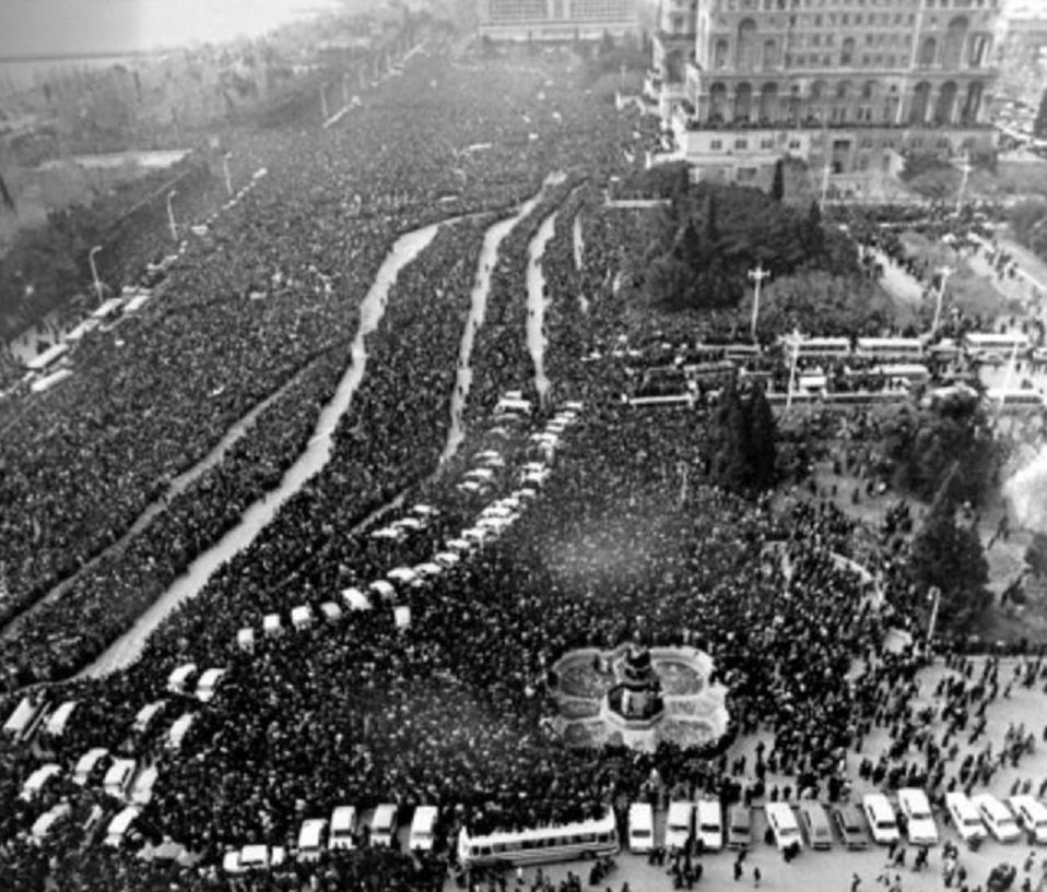 AzEmbIndonesia's tweet photo. Unutmadıq, unutturmayacıq..

Böyük rəhmət və minnətdarlıq hissi ilə yad edirik - #20Yanvar, #20January, #BlackJanuary https://t.co/hObiFWeGvZ