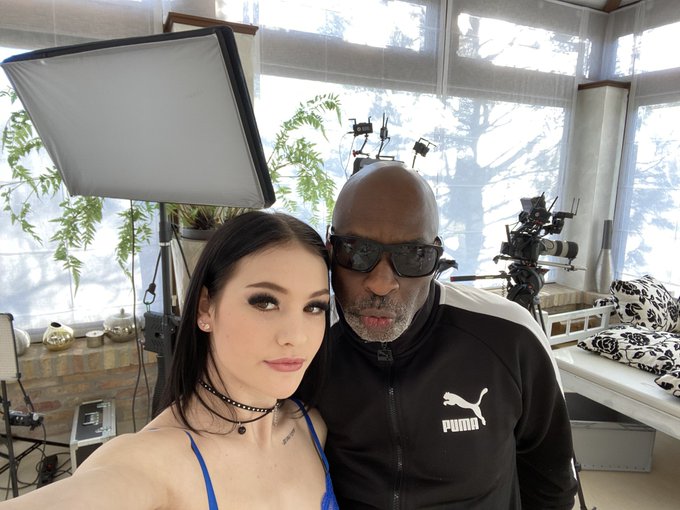 Look at us!❤️&zwj;🔥 https://t.co/42Zd7zW5id