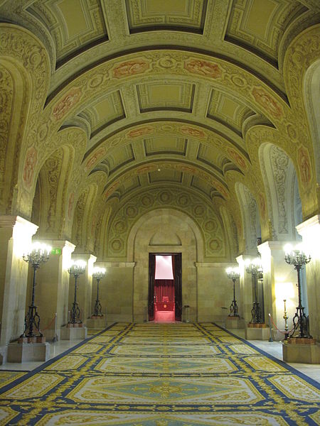 txepadu's tweet image. Vagi per davant que desconec l&apos;estructura i la normativa del personal al servei del @parlamentcat, però em preocupa molt sentir a parlar de #Privilegis i no de #DretsLaborals 😟.

Obro fil 👇