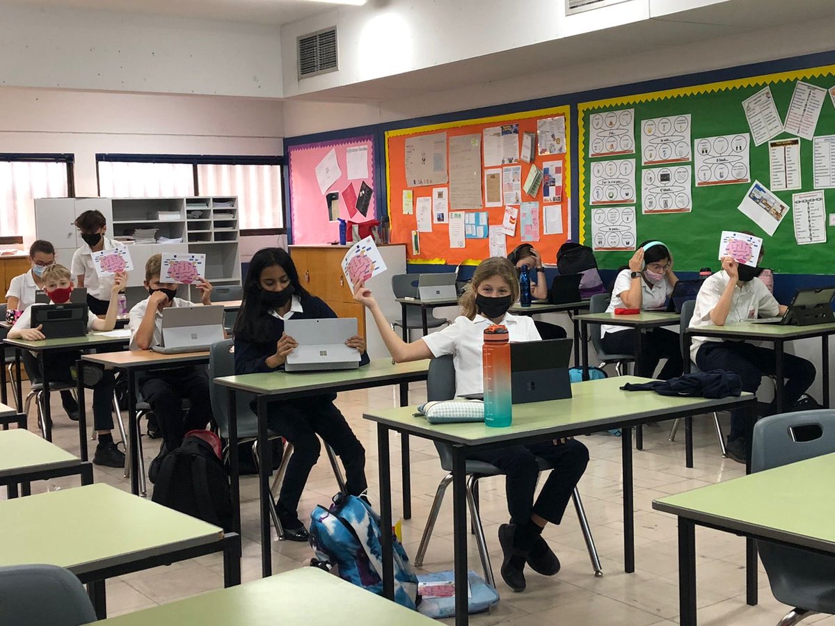 DubaiCollege's tweet image. 7LSD working on their Train Tour Brain challenges in form time today #allaboardthebraintrain