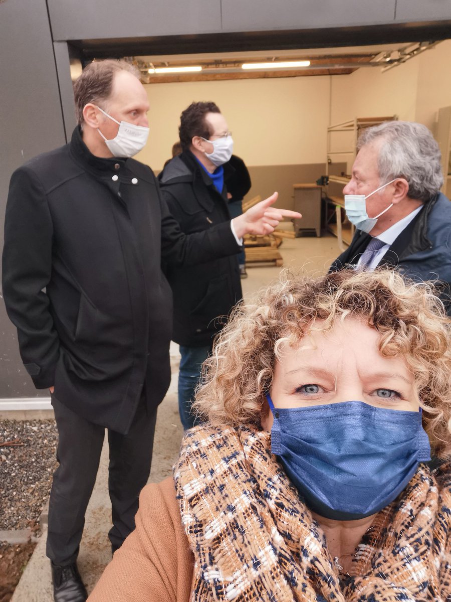 BonnardTrabelsi's tweet photo. Maintenance, parc et jardin, informatique, services techniques : le nouveau bâtiment des agents de la cité scolaire de l'Iroise a été co-financé par la @regionbretagne et, pour 54%, par le @finistere_29. Merci à @JFJacopin de m'accueillir pour cette inauguration sur notre canton https://t.co/W8G4hqbMGV