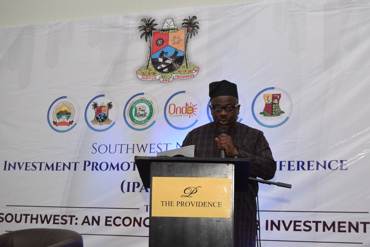 DAWNCommission's tweet photo. SOUTHWEST INVESTMENT PROMOTION AGENCY WORKSHOP 2022
The Director General of DAWN Commission, Mr. @SeyeOyeleye, giving the Welcome Remarks at the Maiden Edition of the Southwest Nigeria Investment Promotion Agencies Conference (IPA-1) 2022
#dawncommission
#southwestnigeria
#SWIPA1 https://t.co/DDUi6F55HN