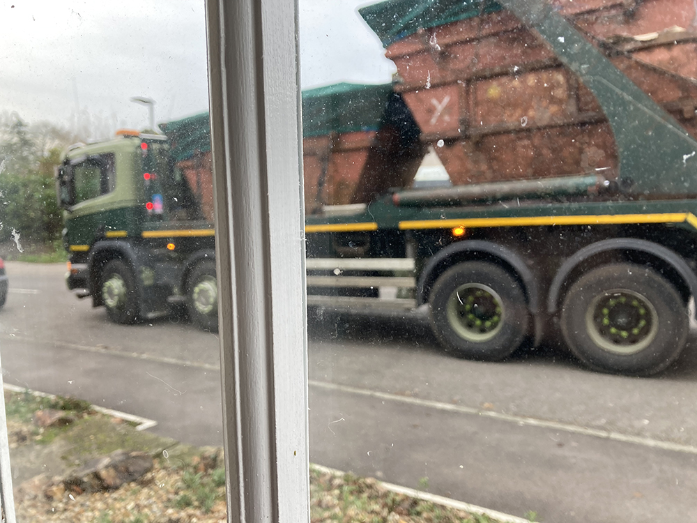 20Buntingford's tweet photo. Why and how are vehicles like these allowed to be on residential roads in a rural town with no direct links to anywhere seven days a week, anytime of the day or night?
#unliveablestreets https://t.co/RyUCOrunHg