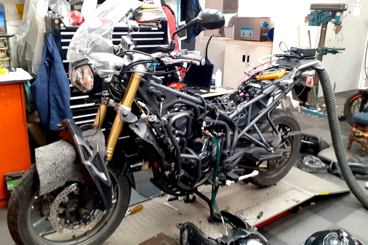 MSMotorcycles's tweet photo. If you need any major servicing work done before the fast approaching new motorcycle season get in touch now. We have noticed a big increase in servicing work over the past week and spaces are filling up fast.

Call 0191 2610121 or email service@mandsmotorcycles.co.uk https://t.co/wLTywBbrga