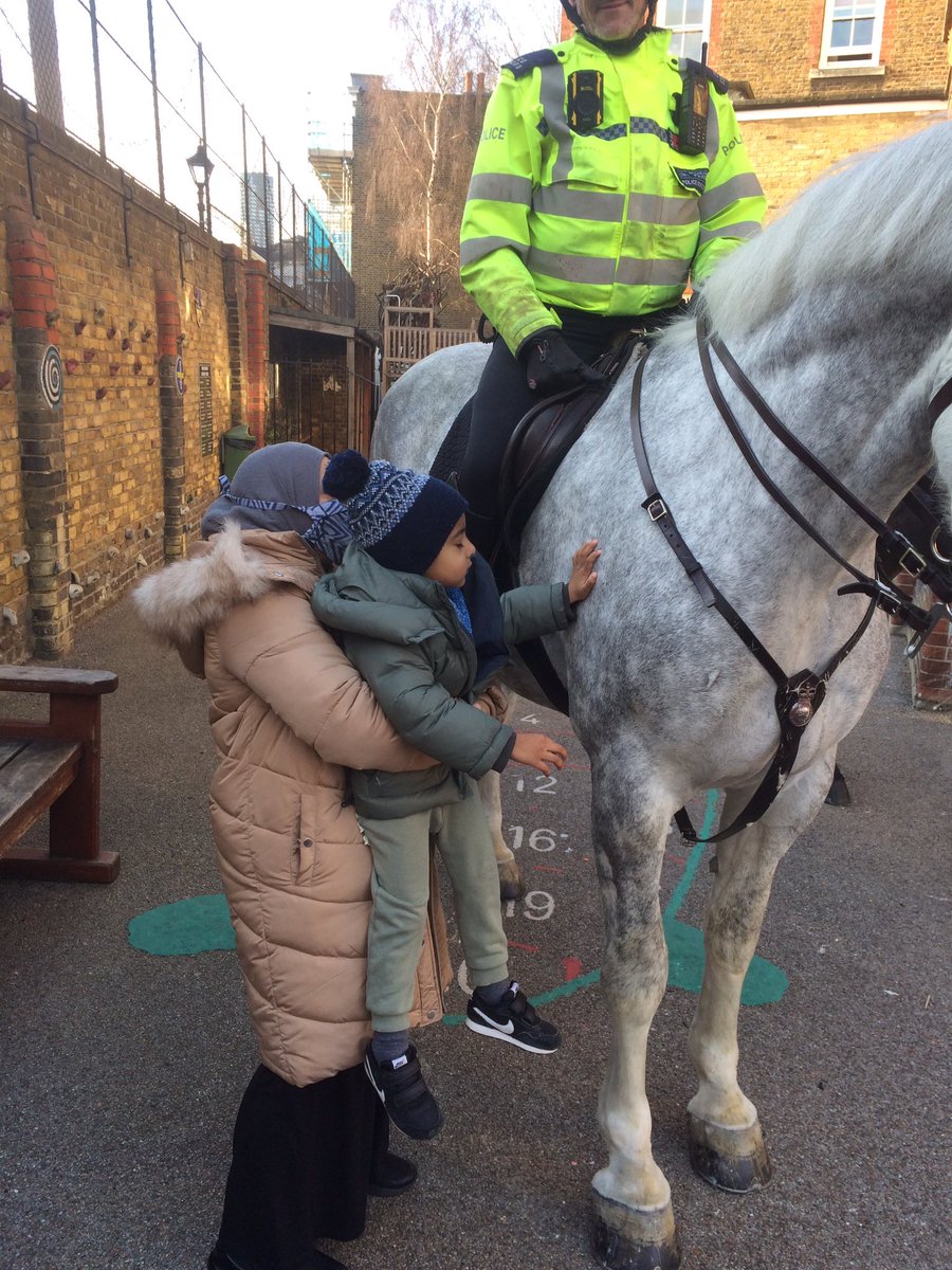 redblue_nursery's tweet photo. We got to stroke the polices horses π΄ #mettaskforce https://t.co/j9Kfm8TjrU