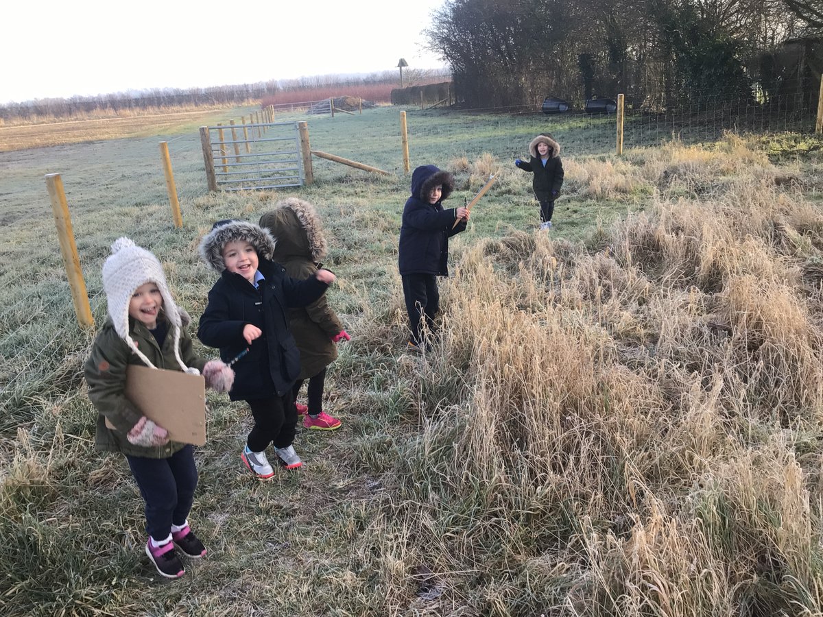 DunstonPrimary's tweet photo. The Green Apples have been out exploring our fabulous forest area. It was a very crisp icy morning and they were really interested in how our natural world changes with the cold weather #SpiresFed #SpiresOutdoorLearning #SpiresEYFS https://t.co/YomovDm4DC