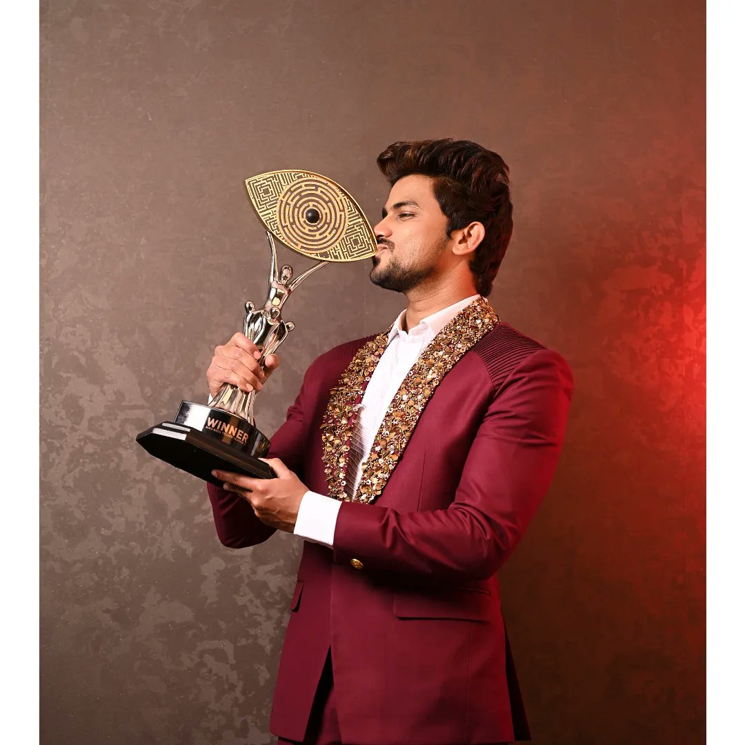 VJSunnyOfficial's tweet photo. Been a month already and I can still feel the goosebumps!

Dress courtesy : Srisuvarnamandir
Designer : Raj Sarepalli

#iamvjsunny #vjsunny #srisuvarnamandir #biggboss5 #Biggbosstelugu5 https://t.co/AaYS2mnXTR