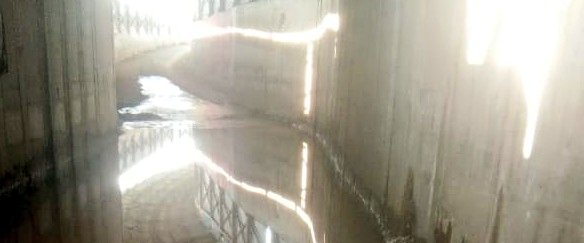 vpandeygict's tweet photo. @AshwiniVaishnaw महोदय उत्तर प्रदेश के मैनपुरी जनपद की तहसील करहल केगाँव ककवाई हरवाई को जाने बाले मार्ग पर रेलवे अंडरपास संख्या 21 बना हुआ है जिसमे जल भराव रहता है जिसके चलते आधा दर्जन गांवों का आवागमन बाधित रहता है । समस्या का स्थायी समाधान करने का कष्ट करें https://t.co/JDVxQN1kWm