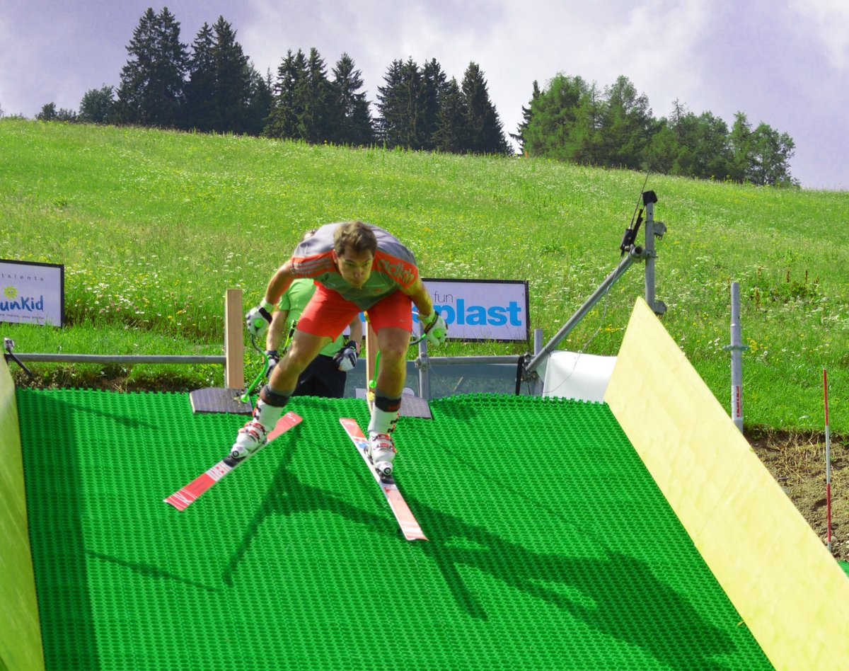 Neveplast's tweet photo. Starting from summer 2016 on the Neveplast ramp the champions Carlo Janka practice intensive trainings to increase speed at the start gate. 

Few days ago,the “iceman”Carlo Janka retires. 
We will miss you!
 #starttraining #startskitraining #Starsection #Neveplast #dryskislope https://t.co/tyryGJT7FI