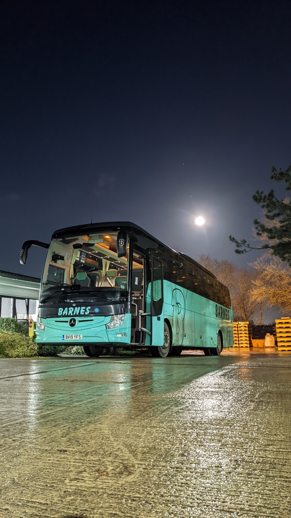 BarnesCoaches's tweet photo. Coach YFS (AKA. Dabchick) &amp; driver Tomasz resting under the full moon in Lacock. 🌕

#CoachFleet #Coaches #Mercedes #MercedesTourismo #Coachie #CoachDriving #Transport #CoachHire #TransportPhotography #Swindon #BarnesCoaches https://t.co/C82sXNzKAv