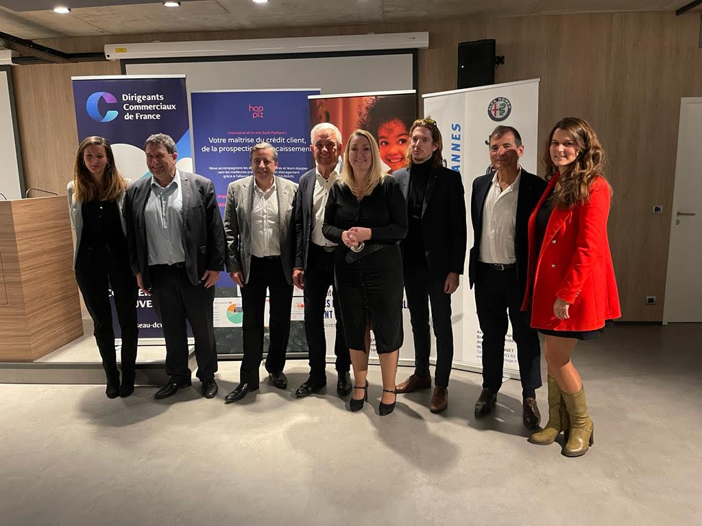 Hoopiz_Platform's tweet photo. Top départ pour une année sous le signe de la culture cash aux côtés des DCF Côte d'Azur �� ! https://t.co/MJtafxDLGA
