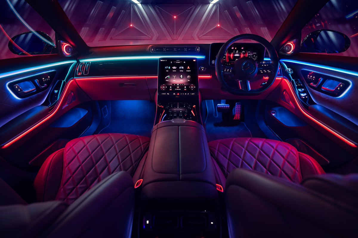 kartiksadekar's tweet photo. The @MercedesBenzInd New S Class is pure magic. Makes you feel like you are in a video game. ❤️
@Throttle_Blips @MercedesBenz https://t.co/rbWo9UeOkd