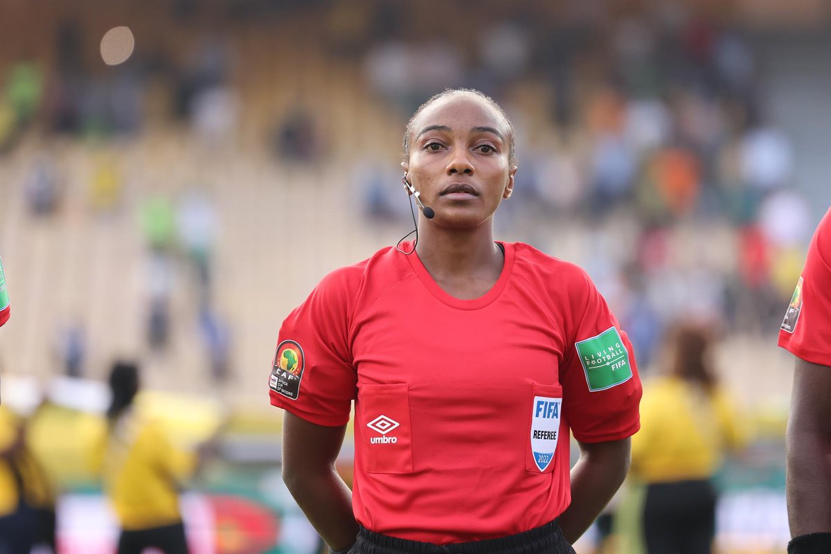 UKinRwanda's tweet photo. Who said Rwanda🇷🇼 isn't at the Africa Cup of Nations?! Amazing to see Rwandan referee Salima Rhadia Mukansanga making history as the first-ever woman referee to officiate in the Africa Cup of Nations 💪🏿⚽️🙌🏿(during 🇬🇳v🇿🇼) @Rwanda_Sports https://t.co/6rpS9Cs36f