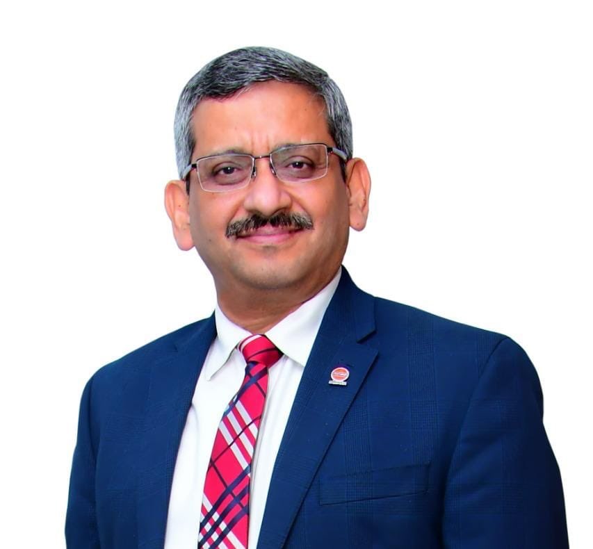 IndianOilcl's tweet photo. It’s a proud moment for #IndianOil family as @DirHR_iocl Mr Ranjan Kumar Mohapatra has been featured in the ETHRWorld 50 HR Thought Leaders of 2022 list, recognising his exceptional leadership to steward IndianOil's HR outreaches. 
https://t.co/kYqHpIFC0R

#ProudToBeAnIOCian https://t.co/sXX6Bn0CCX