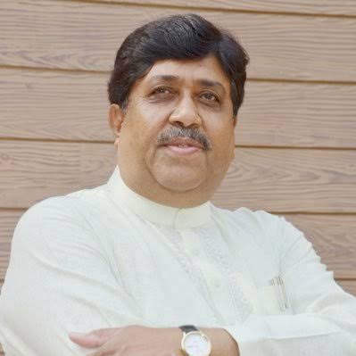 Ajay35444344's tweet photo. ➡️દેશના સૌથી મોટા સહકારી સંગઠન @IFFCO_PR ના ચેરમેનપદ પર દિલીપ સાંઘાણીની નિયુક્તિ થઈ
➡️તેઓ ચેરમેન પદ પર બિરાજમાન થનાર પ્રથમ ગુજરાતી 

➡️દેશના સૌથી મોટા સહકારી સંગઠન @IFFCO_PR ના ચેરમેનપદ પર દિલીપ સાંઘાણીની નિયુક્તિ થઈ
➡️તેઓ ચેરમેન પદ પર બિરાજમાન થનાર પ્રથમ ગુજરાતી https://t.co/Z9Mi0xiZHD