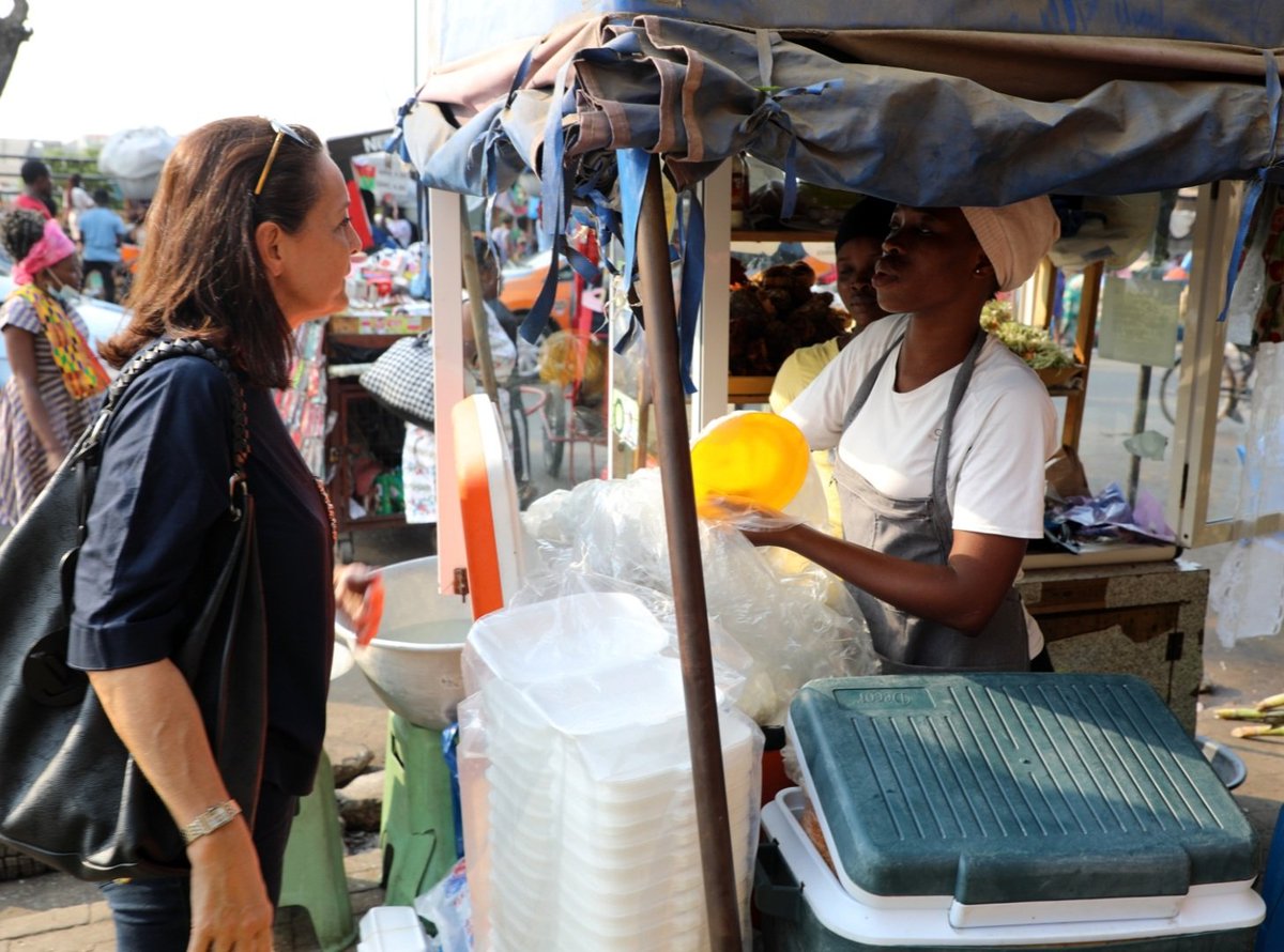 Ma me Wakye 10 cedis Mepa wo kyɛw 
 #makolamarket