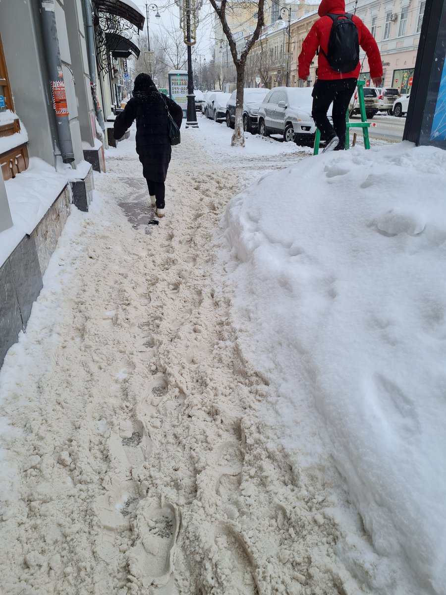 Ладно безымянка не чищенная про нее ни кто из чиновников не помнит,  но Куйбышева можно почистить? <a href="/E_Lapushkina/">Елена Лапушкина</a> <a href="/SamMobilePriem/">Мобильная приемная Губернатора Самарской области</a>