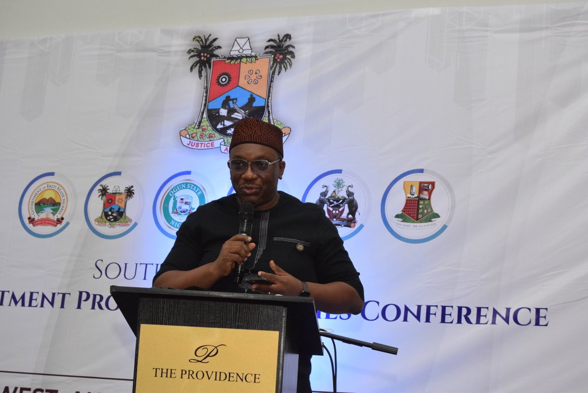 DAWNCommission's tweet photo. SOUTHWEST INVESTMENT PROMOTION AGENCY WORKSHOP 2022
The Governor of Lagos State, Mr. @jidesanwoolu, represented by the Commissioner for Economic Planning & Budget, Mr. @egubesam , giving the Opening Remarks
#dawncommission
#southwestnigeria
#swipa1
#ipa1 https://t.co/AX10VnDbKm