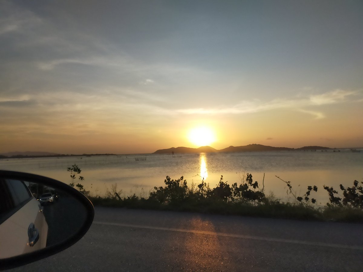 JJjUnEnyDef's tweet photo. Sunset With You :-) 🌤️
#Def_LOVE_D7
#Def. #JAYB
@jaybnow_hr https://t.co/nmw7gvZJon