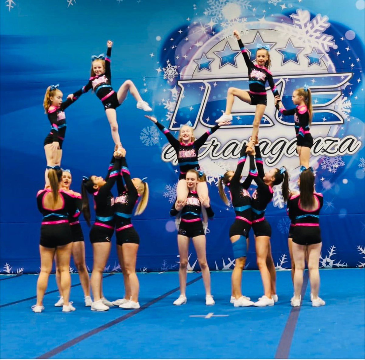 DerbyDiamonds's tweet photo. ***NEW YEAR, NEW GOALS***
Tryouts now available to join our award winning squad. 
If you would like more info, email or DM us on here or Instagram!
We have teams for ages 6 and above.
We are particularly interested in juniors and seniors with previous experience. 🙂 #Cheer #Join https://t.co/ggNa97iod9