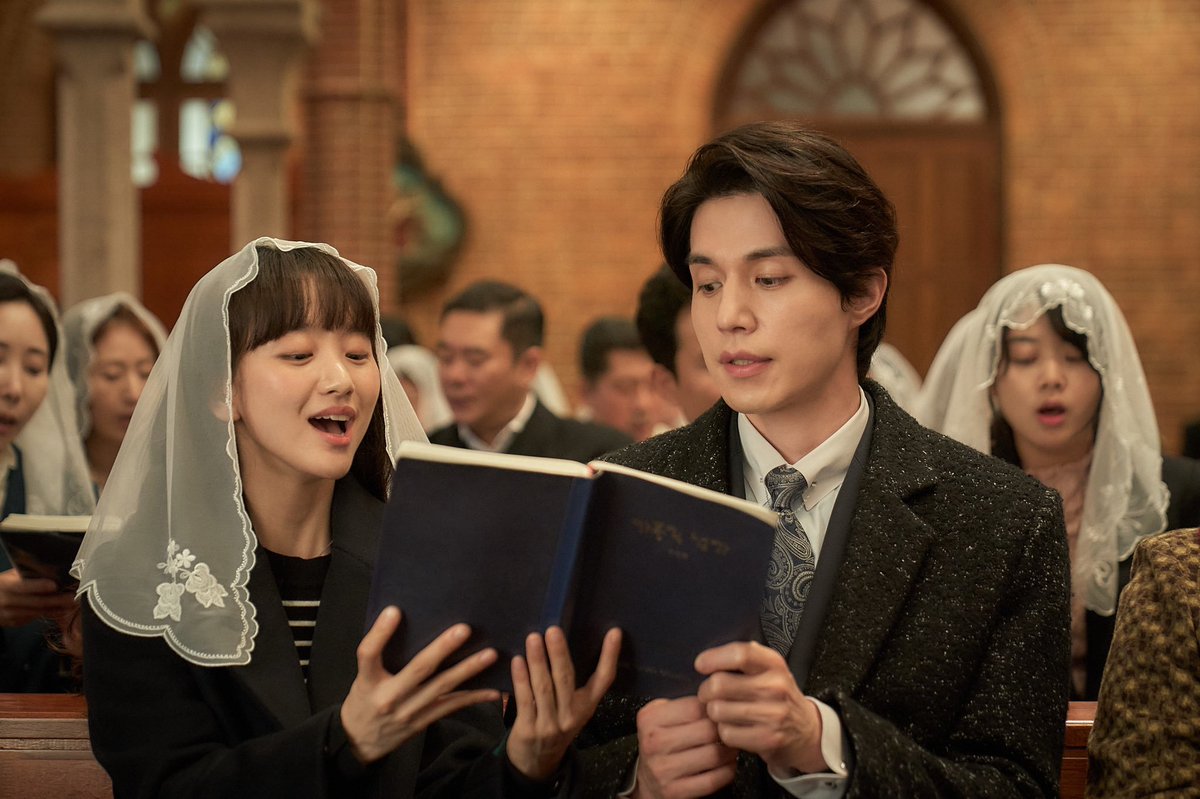 iconickdramas's tweet photo. A Year-End Medley (2021) 🎥

An omnibus romance film that depicts the story of people who visit the hotel 'Emross' with their own stories💛

A good holiday film that has amazing characters and development. Loved the pacing of the whole movie. So excited for the extended version! https://t.co/2RoDWM4M8a