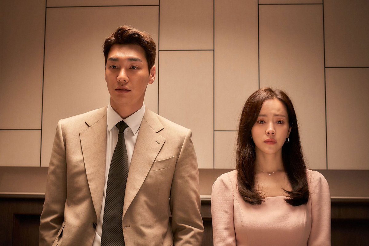 iconickdramas's tweet photo. A Year-End Medley (2021) 🎥

An omnibus romance film that depicts the story of people who visit the hotel 'Emross' with their own stories💛

A good holiday film that has amazing characters and development. Loved the pacing of the whole movie. So excited for the extended version! https://t.co/2RoDWM4M8a