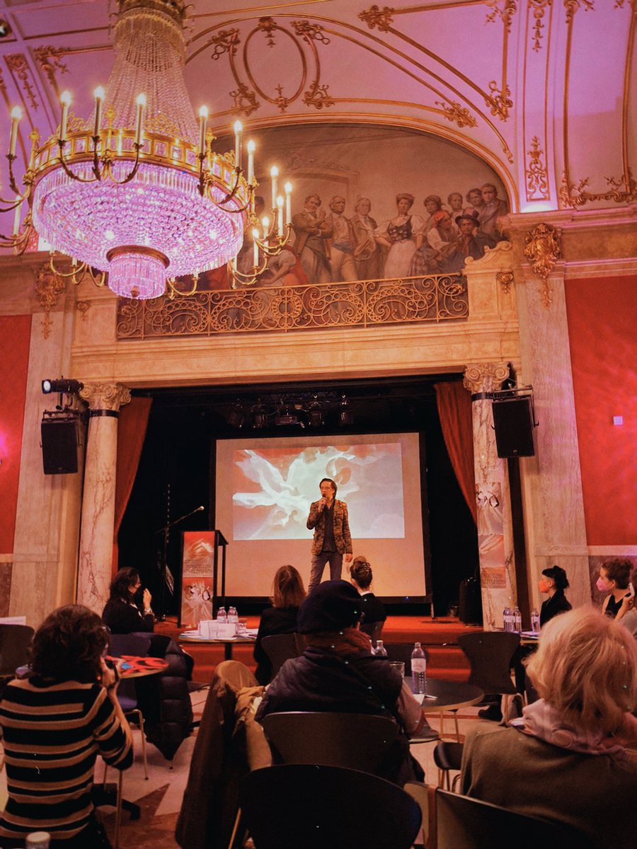 Volkstheater_W's tweet photo. #rotebar #pressekonferenz 
Momentan präsentiert das Medienkunstfestival CIVA sein Programm bei uns. Wir freuen uns sehr, Austragungsort einiger Veranstaltungen zu sein! Morgen geht ihr gesamtes Festivalprogramm online. https://t.co/YnNnHnzWO2