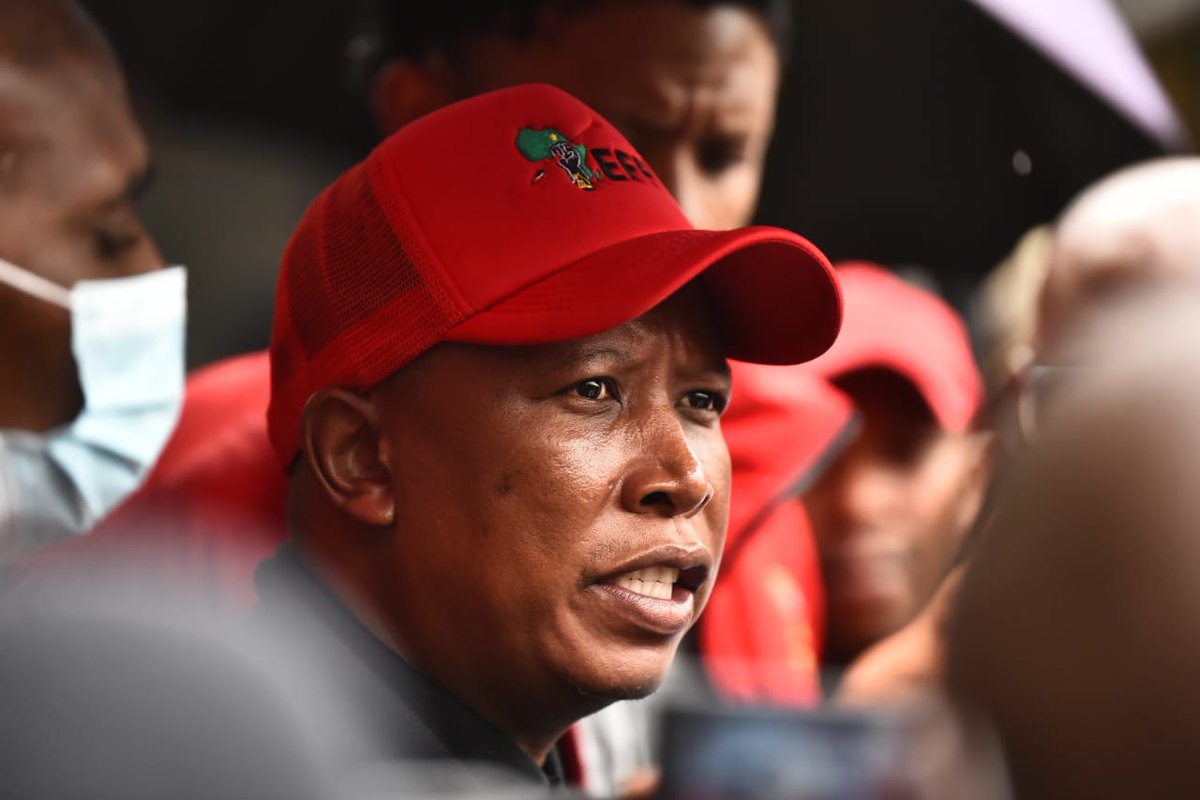 EFFSouthAfrica's tweet photo. [In Pictures]: CIC @Julius_S_Malema 
addressing the media after meeting with management of restaurants, to check their labour policies, staff compliment and ensure that our fellow Africans are not exploited and locals are employed to a satisfactory level. #MalemaRestaurantVisit https://t.co/hP8hBDbRUN