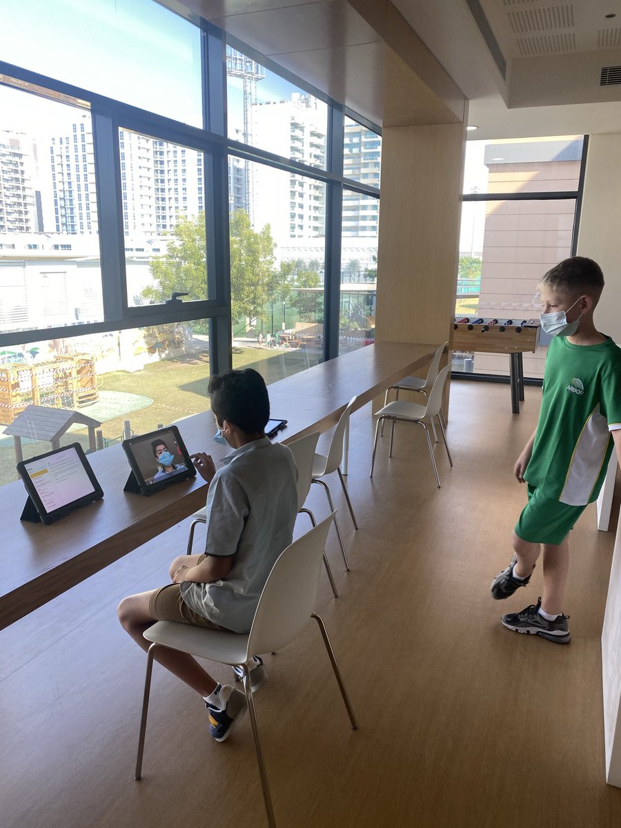 ArborEnviro's tweet photo. Do you know the difference between the circular economy and linear economy? 💭 Our @ArborYear5 students have been identifying characteristics and are almost ready to begin their #DesignThinking process! #Ecoliteracy #EducationForSustainability #CircularEconomy @ArborDubai https://t.co/kyjnpwB0Be