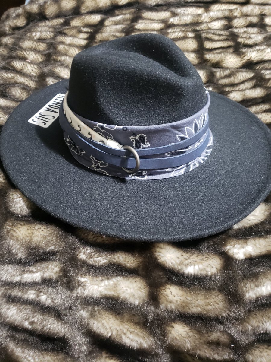 thebrimbar's tweet photo. @wfaa The second most Western thing are these hats I customized Sunday night. Creative therapy after my Boys lost. #Hattitude #Iamup https://t.co/qssluLxoMP