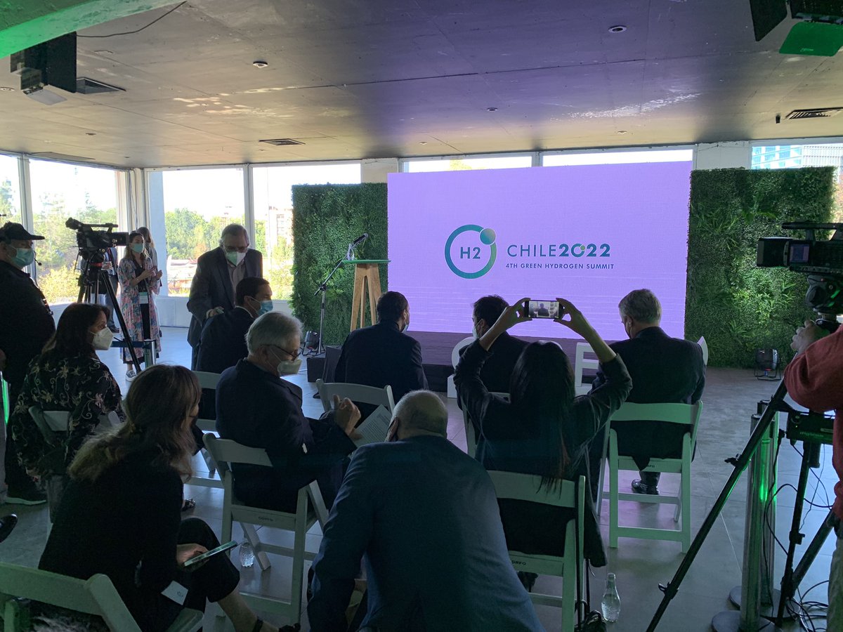 Ya comenzamos el #GreenHydrogenSummit2022. Únete a la transmisión para conocer todo sobre el futuro de la industria del #HidrógenoVerde ingresando a greenh2summitchile.cl