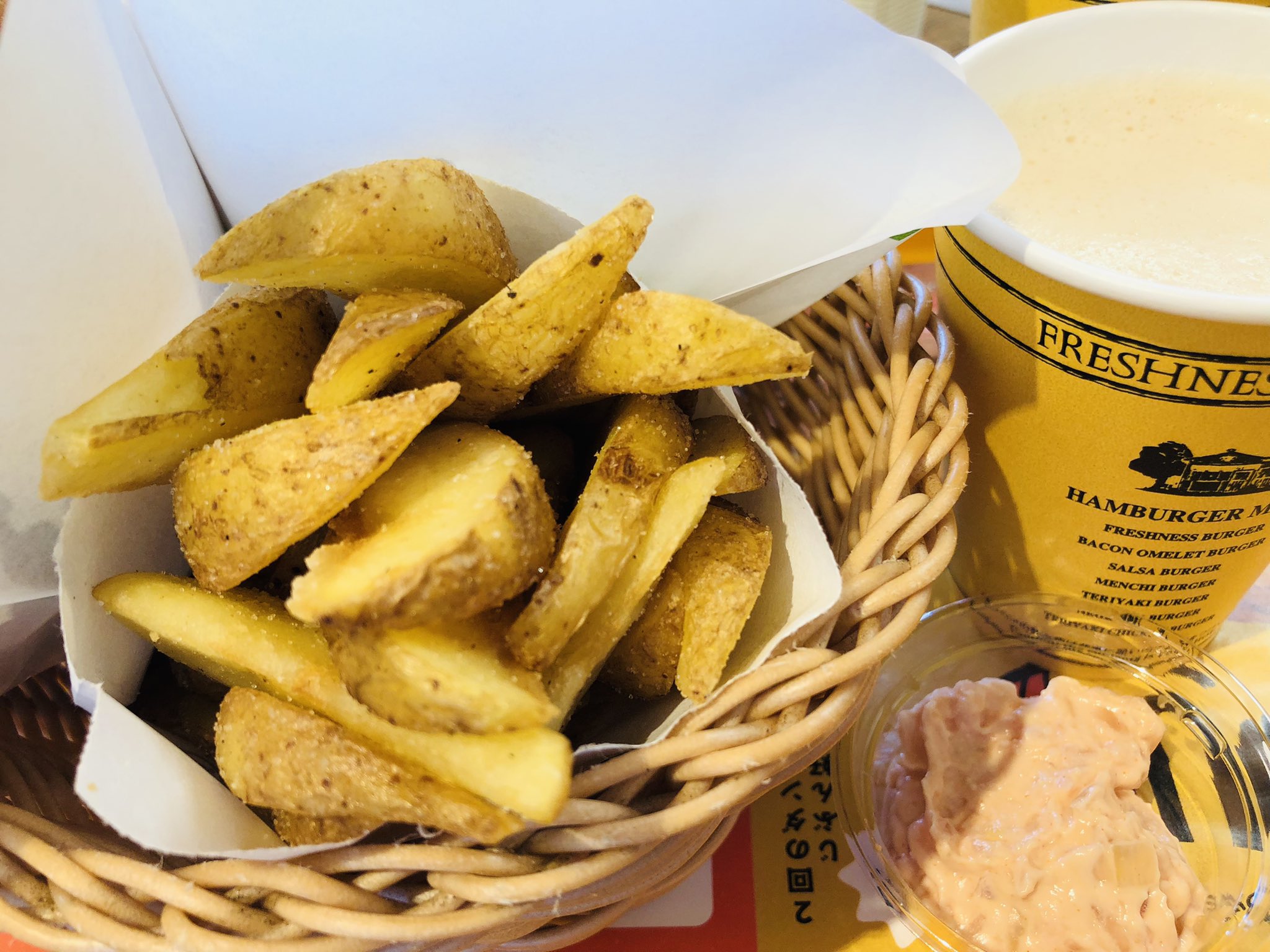Dori ディズニーリゾートでもポテト販売中止ってニュース見たけど 今日はポテト25 増量中のフレッシュネスバーガーに行きました ポテト品薄 って煽られると食べたさがつのる T Co Gbhbwyapoc Twitter