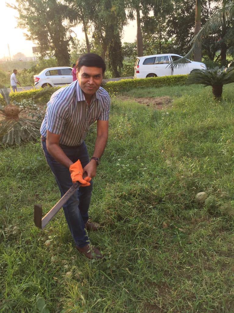 RamashrayPd_ITS's tweet photo. Swachhta abhiyan in Jharkhand circle on 19.1.2022 #swachhoffice @BSNLCorporate @BSNL_JKD https://t.co/0C5JbafIT4