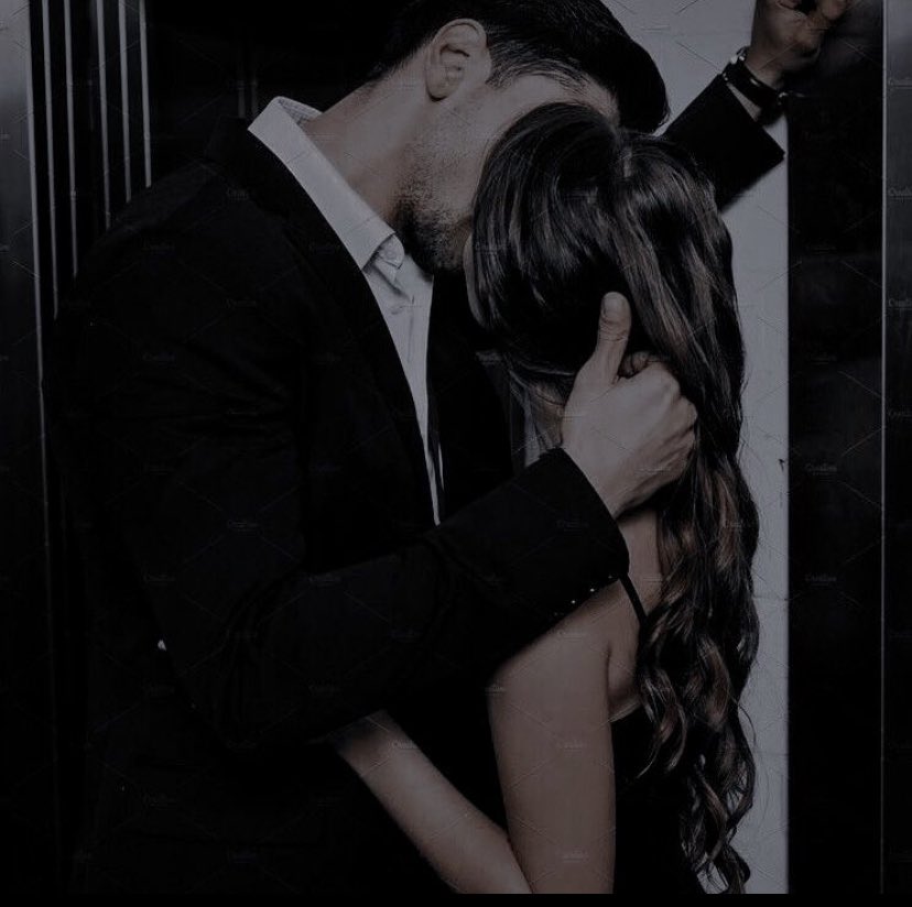 Winifred2910's tweet photo. ✔️02. Gun Girl : Francesca - 4/5

👉🏼J’avais adoré Gun Cake alors c’était un plaisir de retrouver le couple Angela/Adriano et leurs enfants. Un retour dans la mafia italienne très réussi ! https://t.co/yoR1L489x6