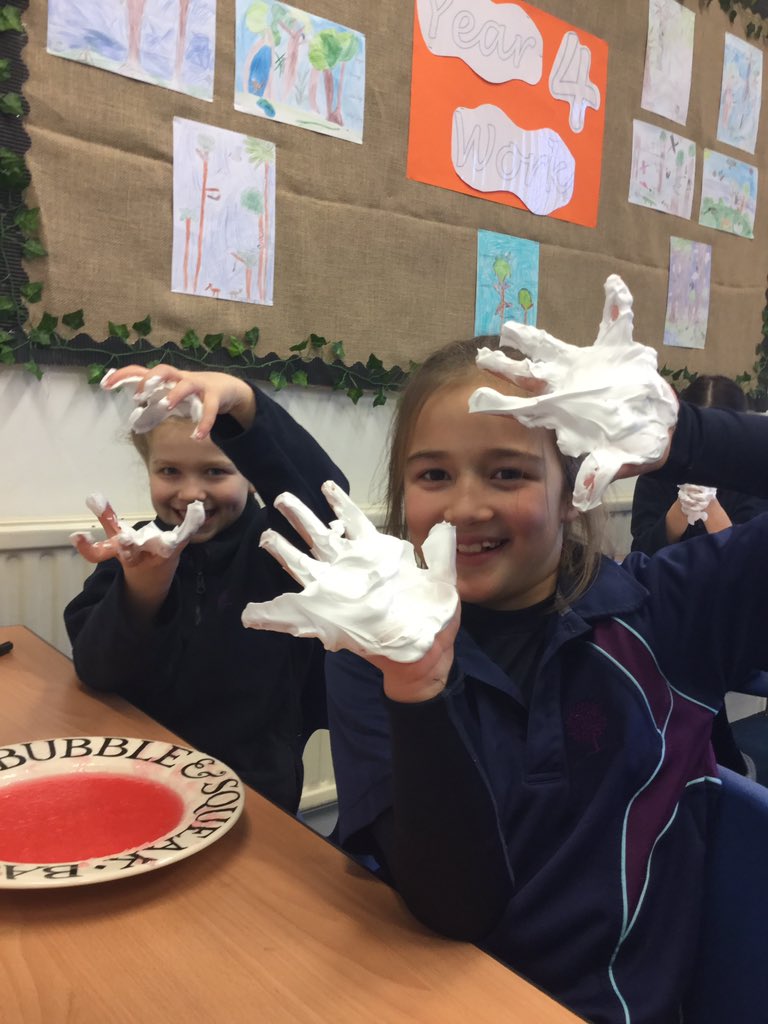 CarrdusYear4's tweet photo. Year 4 have been looking at States of Matter. We did an investigation to find out whether jelly and foam are a solid, liquid or gas. Or does it have a mixture of properties? #science #experiment https://t.co/i6rfXez4L7