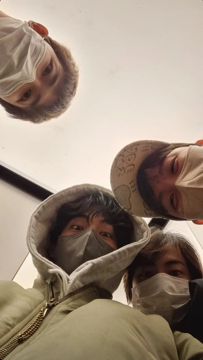 BTS__CL's tweet photo. [📸] ¡Actualización de Taehyung en Instagram! https://t.co/pDDrqaAFKE