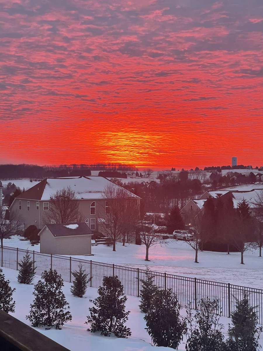 shalbs's tweet photo. Is this the calm before the storm?  #LehighValley https://t.co/kvWi8jqYdk