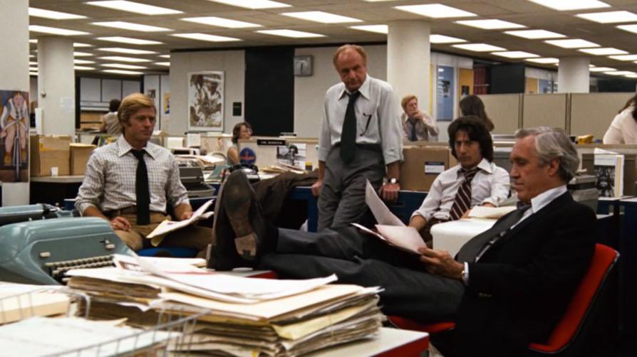 rafagarciacruz's tweet photo. @Ms_Golightly @salasradio Replicaron al completo en un estudio de cine de #LosÁngeles la redacción de The Washington Post, ya que no obtuvieron permiso para grabar en el #periódico. Aparecía hasta la última grapadora. Por cierto, el papel de #JasonRoberts como #BenBradlee es magistral https://t.co/GxInHx6eIu