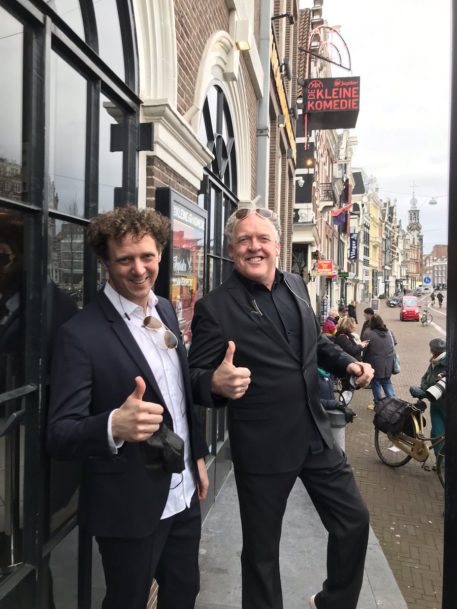 .<a href="/jochemmyjer/">Jochem Myjer</a> en <a href="/Visschernieuws/">Bert Visscher</a> hebben het die beveiliging helemaal onder controle #Kapsalontheater
