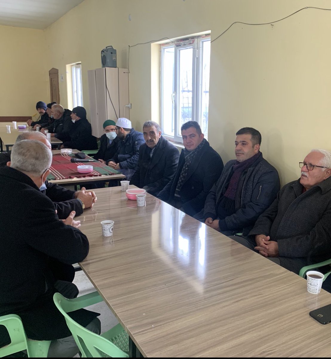 vanaktusba's tweet photo. 📍Güveçli 

İlçe Başkanımız @MnuriBasdinc beraberinde Yönetim Kurulu Üyelerimiz ile birlikte Güveçli mahallesinde BELİ ailesinin taziyelerine katılarak  başsağlığı dileklerinde bulundular.

@K_Turkmenoglu_V @AK_PartiVan @sinbasak @erkankandemir @agral_abdullah @Akparti https://t.co/rpZR3AVmzH