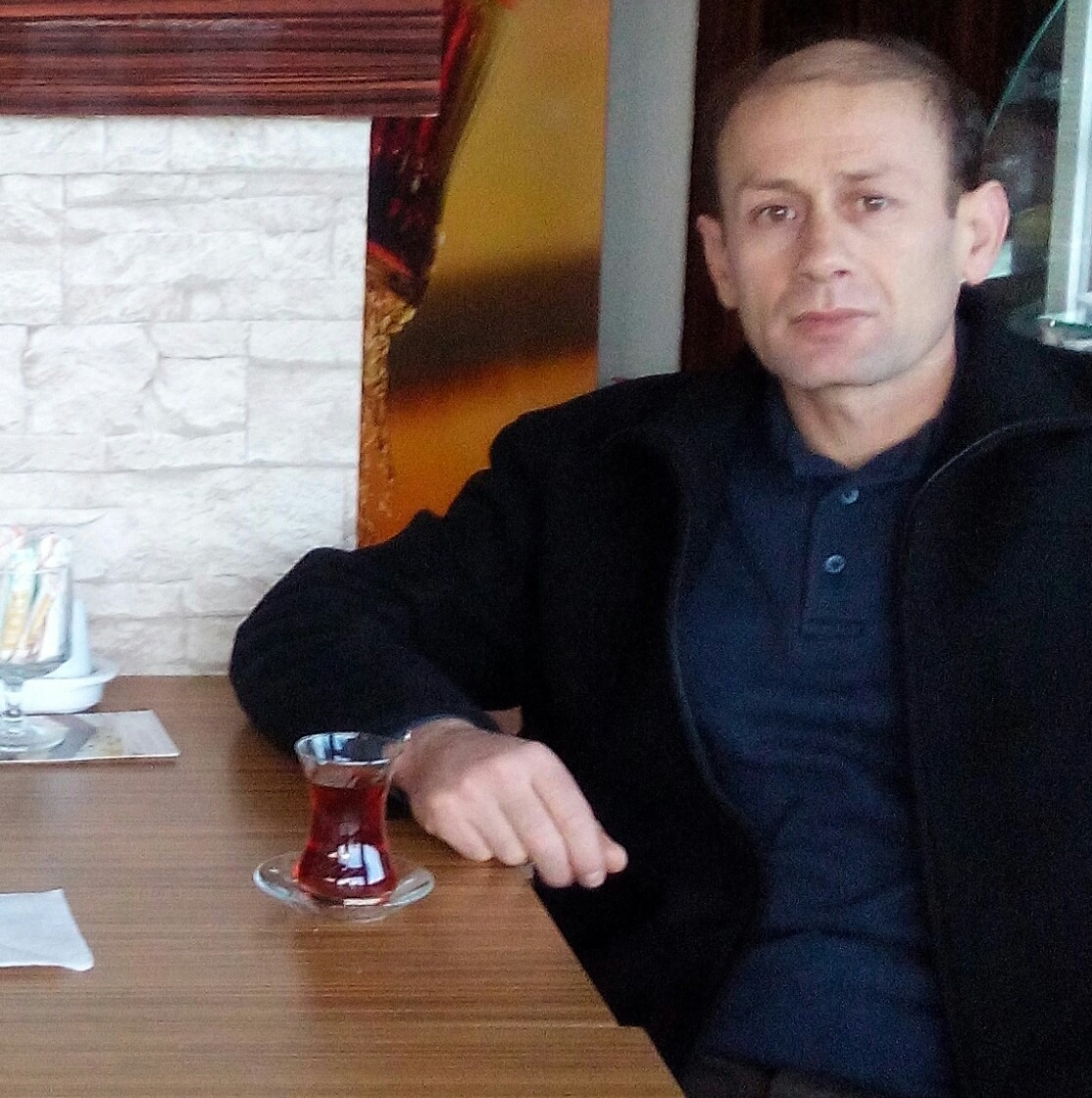 isigmeclisi's tweet photo. Erol Korkmaz..
Karabük Demir ve Çelik Fabrikaları (KARDEMİR) Sürekli Dökümler Müdürlüğü'nde İşçi..
Saat 01.00 civarında Çelikhane Elektrik Bakım Ünitesi'nde trafo odasında kontrol sırasında elektrik akımına kapılarak hayatını kaybetti..
İki çocuk babası, Özçelik-İş üyesi.. https://t.co/IKAge5fqkb